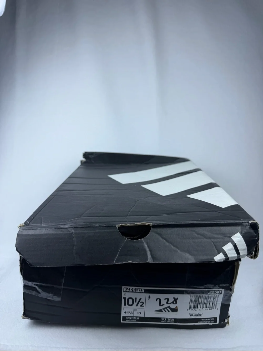 NWT Adidas Barreda Men’s Sneakers – Navy Blue & White – Size 10.5